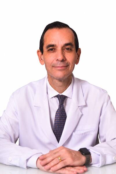 Dr. Vitor Alves