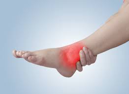 Dor no tornozelo: Principais causas e tratamentos