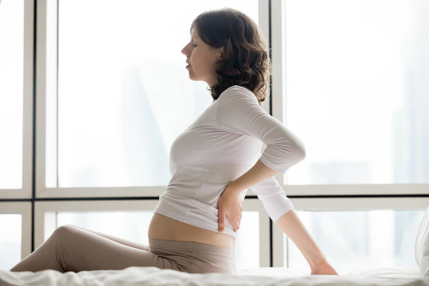 Saiba como aliviar a dor nas costas durante a gravidez